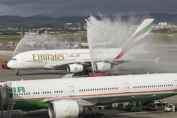 A6-EUQ - Emirates Airlines Airbus A380