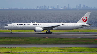 JA734J - JAL - Japan Airlines Boeing 777-300ER