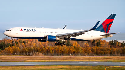 N178DZ - Delta Air Lines Boeing 767-300ER