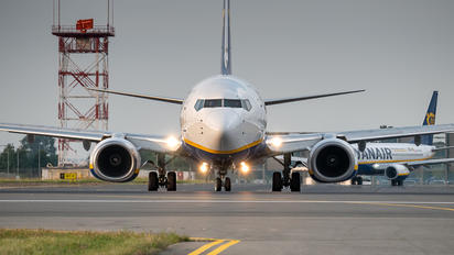 EI-EBV - Ryanair Boeing 737-800