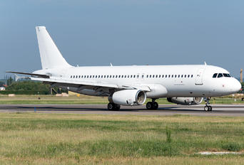 9H-SWM - Avion Express Malta Airbus A320