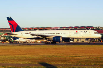 N652DL - Delta Air Lines Boeing 757-200