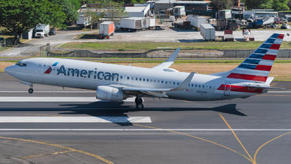 N884NN - American Airlines Boeing 737-800