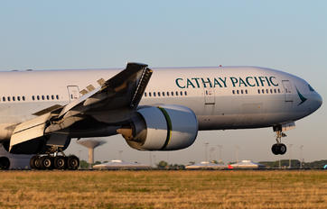 B-KPI - Cathay Pacific Boeing 777-300ER