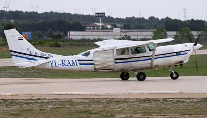 YL-KAM - Private Cessna 207 Turbo Skywagon