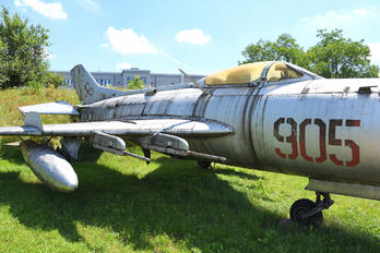 905 - Poland - Air Force Mikoyan-Gurevich MiG-19PM
