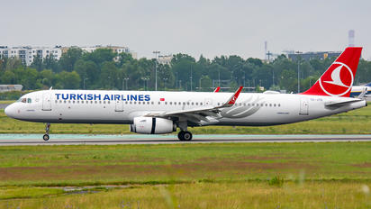 TC-JTD - Turkish Airlines Airbus A321