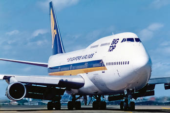 N122KH - Singapore Airlines Boeing 747-300