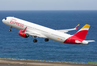EC-OAU - Iberia Express Airbus A321-271NX