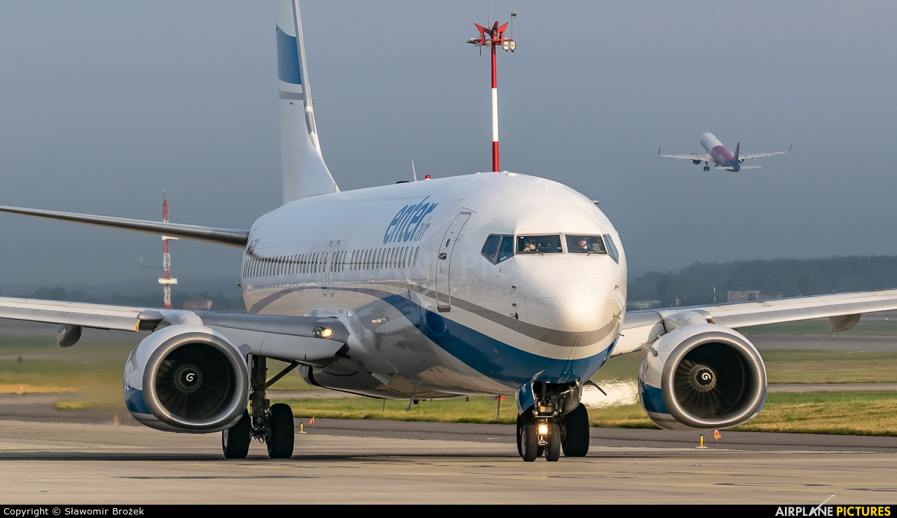 Enter Air SP-ENP aircraft at Katowice - Pyrzowice
