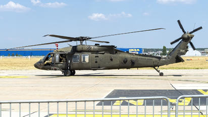 11-20360 - USA - Army Sikorsky UH-60M Black Hawk