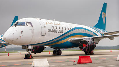 M-ABPX - Oman Air Embraer ERJ-175 (170-200)