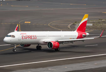 EC-OAU - Iberia Express Airbus A321-271NX