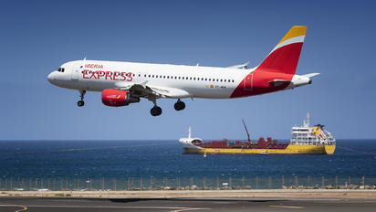 EC-MUK - Iberia Express Airbus A320