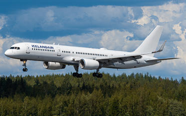 TF-FIC - Icelandair Boeing 757-200