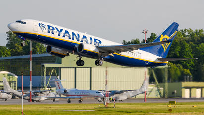 EI-EGB - Ryanair Boeing 737-800