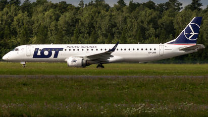 SP-LNM - LOT - Polish Airlines Embraer ERJ-195 (190-200)