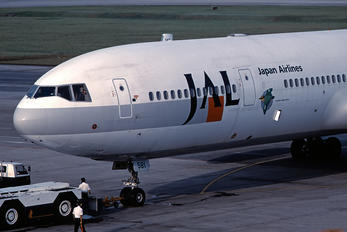 JA8581 - JAL - Japan Airlines McDonnell Douglas MD-11