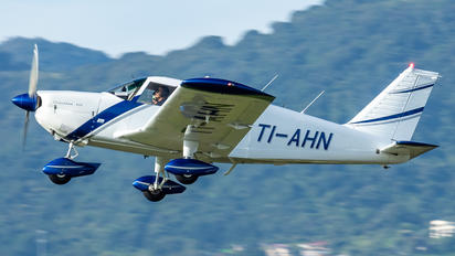 TI-AHN - Private Piper PA-28 Cherokee