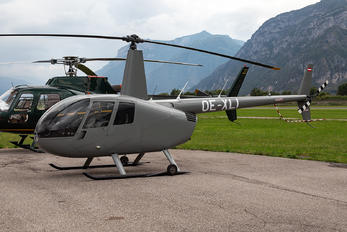 OE-XLI - Private Robinson R44 Clipper