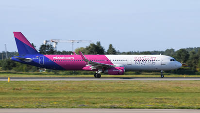 HA-LXD - Wizz Air Airbus A321