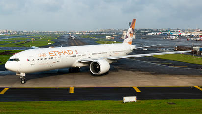 A6-ETA - Etihad Airways Boeing 777-300ER
