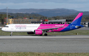 HA-LVJ - Wizz Air Airbus A321 NEO