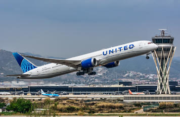 N12010 - United Airlines Boeing 787-10 Dreamliner
