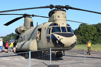 13-08132 - USA - Army Boeing CH-47F Chinook