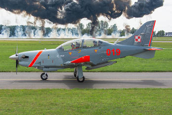 019 - Poland - Air Force "Orlik Acrobatic Group" PZL 130 Orlik TC-1 / 2