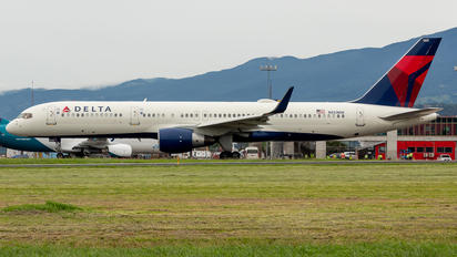 N551NW - Delta Air Lines Boeing 757-200