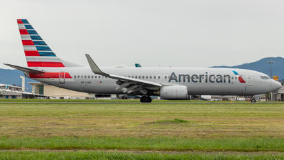 N976AN - American Airlines Boeing 737-800