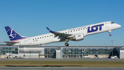 SP-LNG - LOT - Polish Airlines Embraer ERJ-195 (190-200)