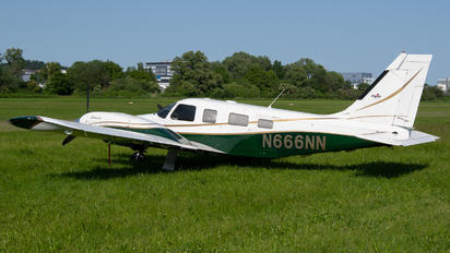 N666NN - Private Piper PA-34 Seneca
