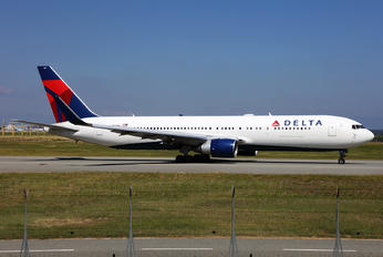 N197DN - Delta Air Lines Boeing 767-300ER