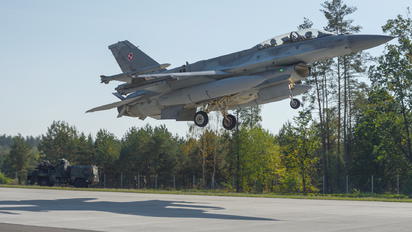 4087 - Poland - Air Force Lockheed Martin F-16D block 52+Jastrząb
