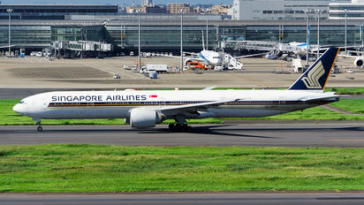 9V-SWQ - Singapore Airlines Boeing 777-300ER