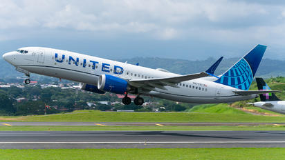 N47293 - United Airlines Boeing 737-8 MAX