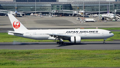 JA703J - JAL - Japan Airlines Boeing 777-200ER