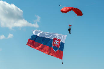 - - Slovakia -  Air Force Parachute Military
