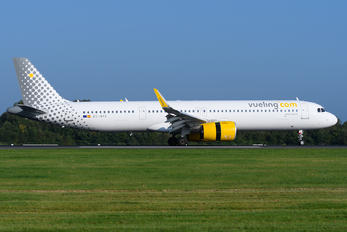 EC-NYE - Vueling Airlines Airbus A321 NEO