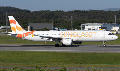 OY-VKC - Sunclass Airlines Airbus A321