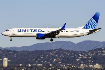N17550 - United Airlines Boeing 737-9 MAX