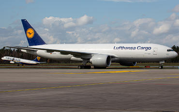 D-ALFD - Lufthansa Cargo Boeing B777-FBT