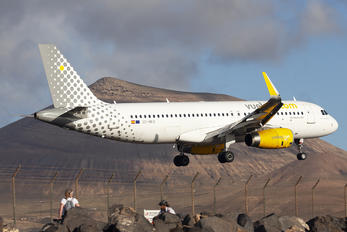 EC-MKO - Vueling Airlines Airbus A320