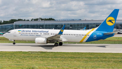UR-PSO - Ukraine International Airlines Boeing 737-800