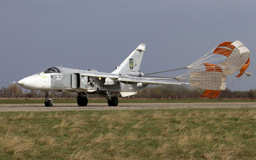 45 WHITE - Ukraine - Air Force Sukhoi Su-24M