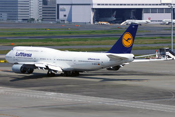 D-ABYG - Lufthansa Boeing 747-8