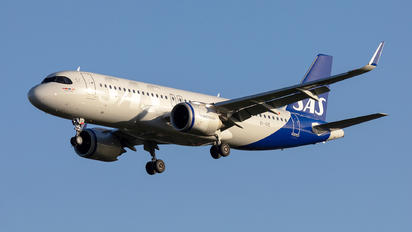 EI-SIS - SAS - Scandinavian Airlines Airbus A320 NEO
