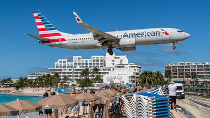 N941NN - American Airlines Boeing 737-800